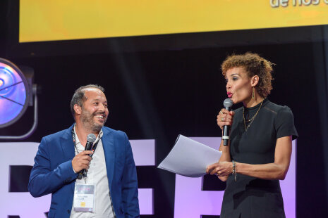 Abderrahim Ouadih (DHL) et Isabelle Fayolle (animatrice) - ©&amp;#160;Carole Desheulles