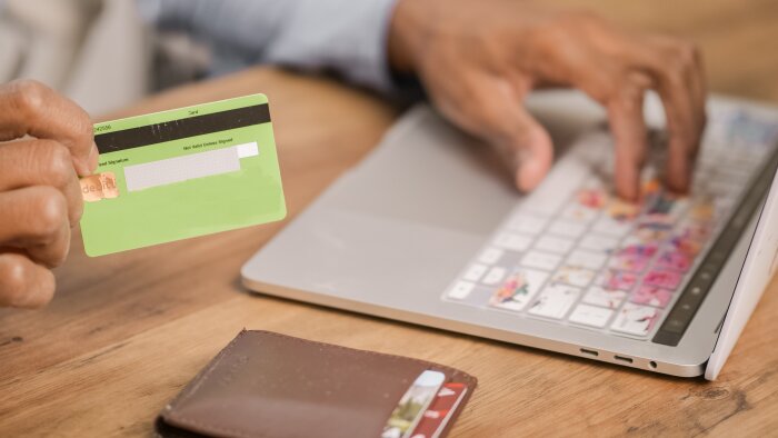 Les cartes bancaires avec code représentent le premier moyen de paiement en France. - © Kindel Media / Pexels