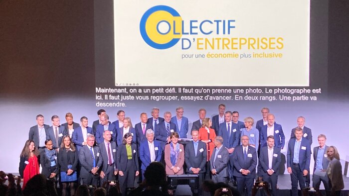 Les dirigeants et CPO des entreprises du Collectif posent après la signature du manifeste  - © D.R.
