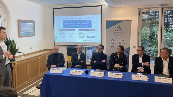 Un Pont entre recherche et industrie avec quatre grands chargeurs et un cabinet de conseil