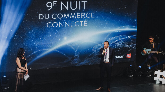 Moez-Alexandre Zouari sur la scène du théâtre Mogador lundi 21 novembre. - © Républik Retail