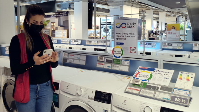 Le service Darty Max est bien valorisé en magasin.  - © Républik Retail