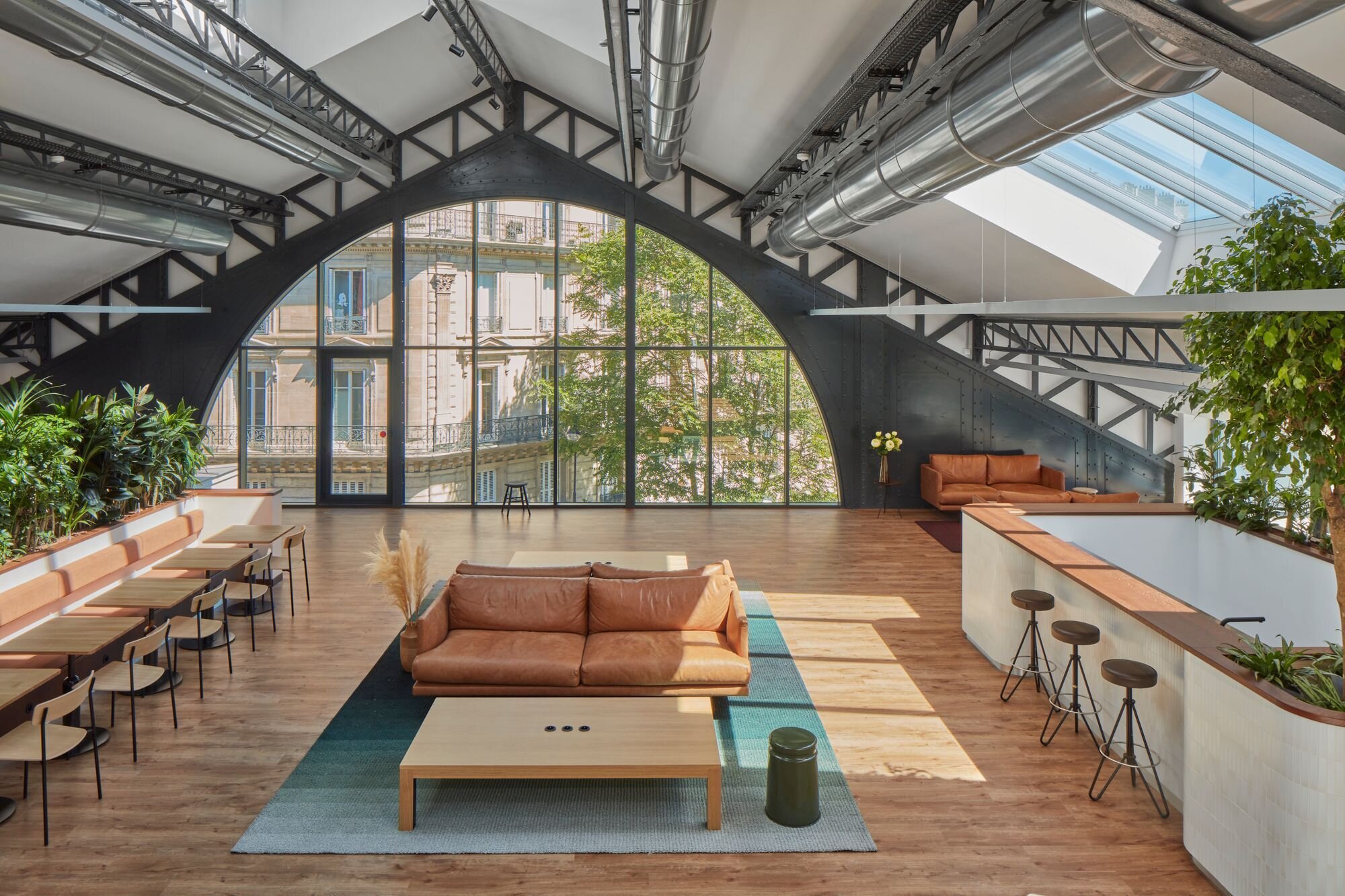 Les bureaux de PayFit sont situés dans une ancienne confection de train, à proximité de la gare Saint-Lazare. - © Michel Giesbrecht