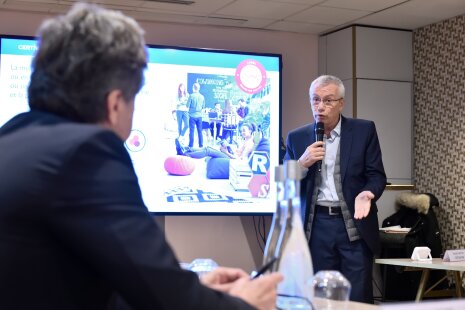 3 minutes pour convaincre... - ©&amp;#160;Caroles Desheulles