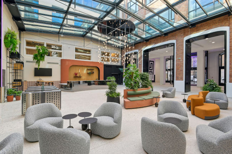 Avec seulement 368 000 m² placés au T1 2026, le marché francilien atteint un point bas historique, entre chute des volumes et mutation des usages.