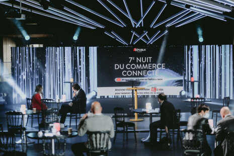 Un plateau TV haut en couleurs - ©&amp;#160;Républik Retail