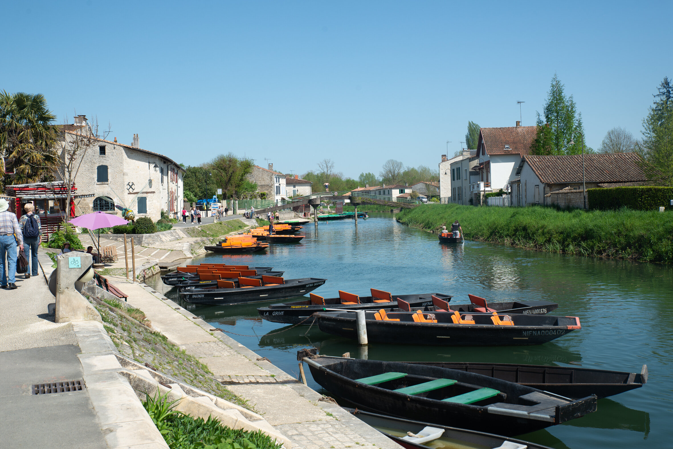 Au départ du Port de Coulon, le Marais Poitevin offre un environnement inédit pour des parenthèses - © V. Pegoraro / Département des Deux-Sèvres