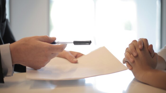 Entre acheteurs et consultants, c’est « je t’aime moi non plus » 