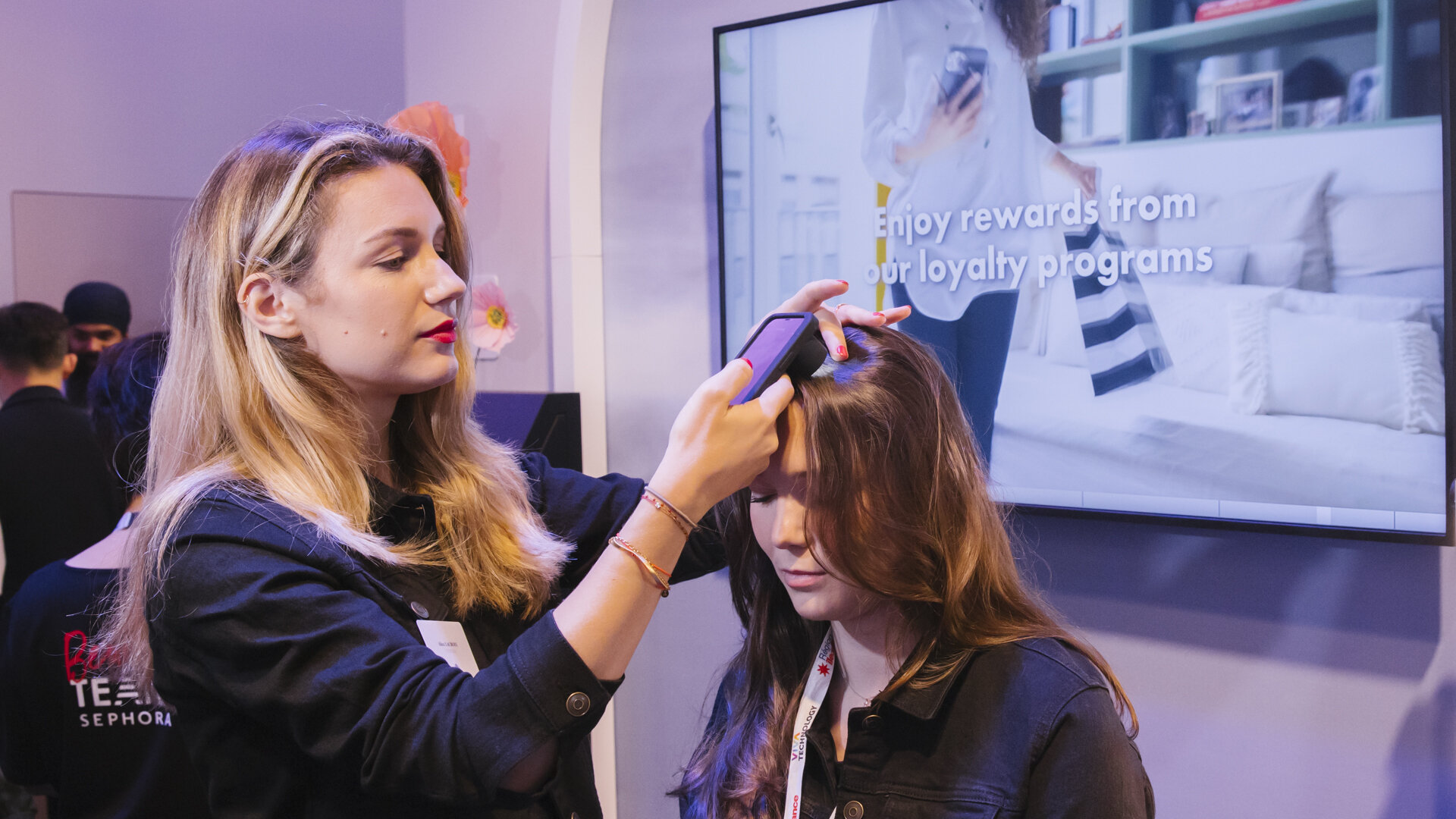 Le Hair Diagnosis est un outil de diagnostic capillaire qui permet aux conseillers beauté de fournir des recommandations sur mesure. - © carolina arantes