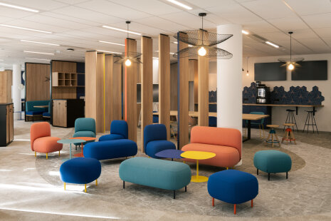 Espaces dynamiques dans les bureaux du siège de Samsung France - ©&amp;#160;Thibaud Poirier pour Parella