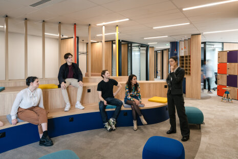 Espaces dynamiques dans les bureaux du siège de Samsung France - ©&amp;#160;Thibaud Poirier pour Parella