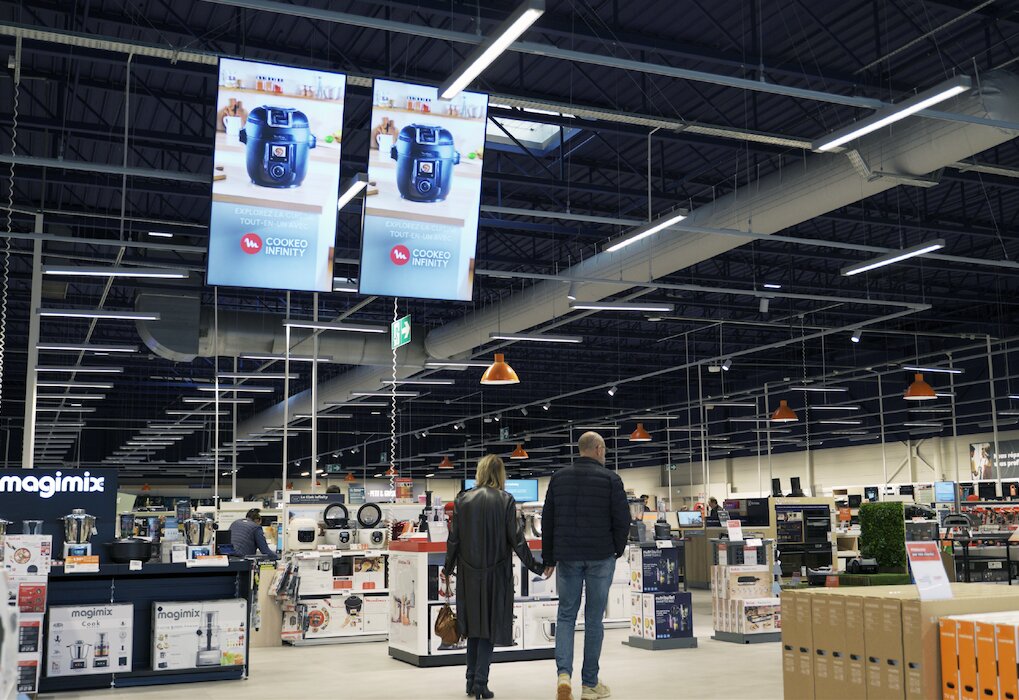 Deux écrans accueillent les consommateurs du magasin d’Englos. - © Boulanger