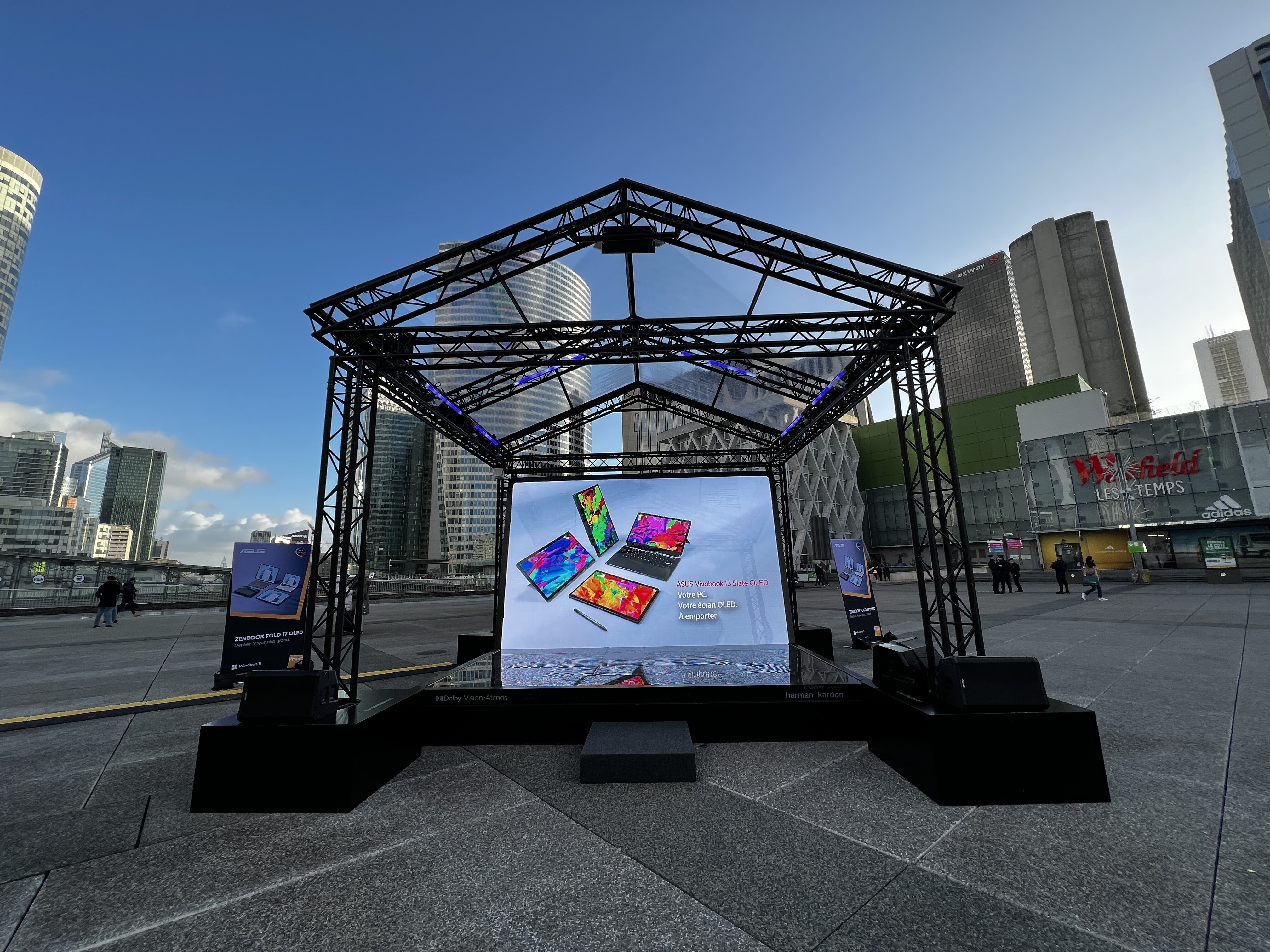 Les Fold Days, un événement organisé sur le parvis de La Défense, du 25 au 28 novembre 2022 - © Asus France