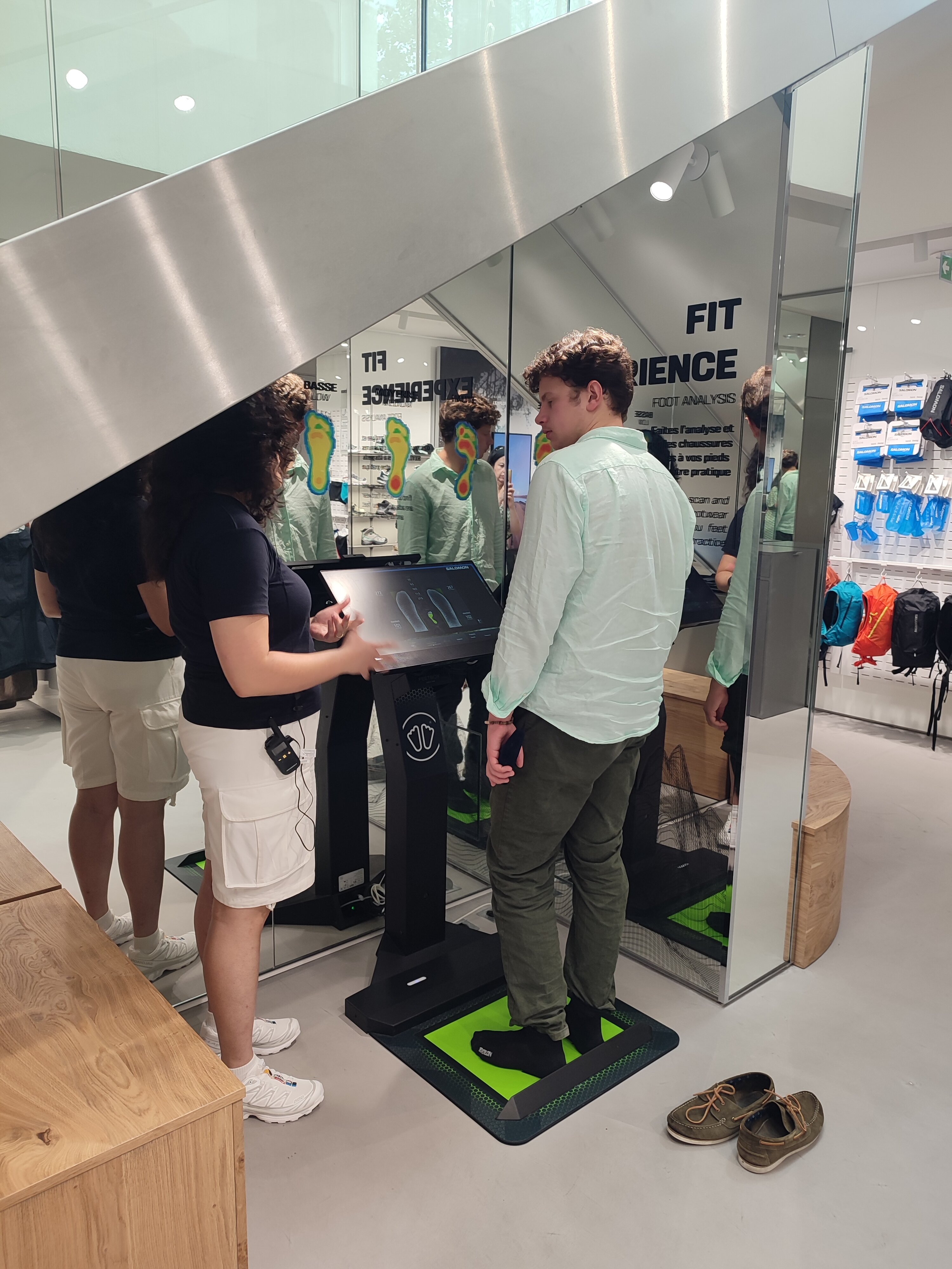 Salomon utilise un scanner de pied pour guider les clients dans leur choix. - © Républik Retail / CC