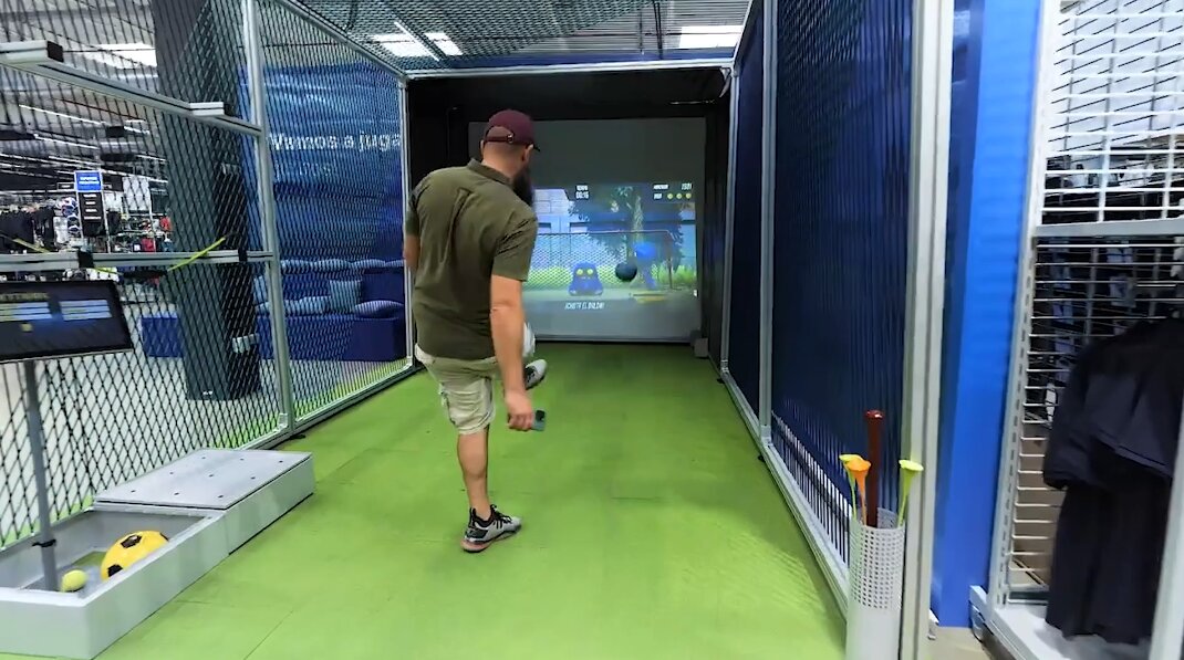Le simulateur multi-sports testé avec succès au Japon débarque dans le Retail Lab européen. - © D.R.