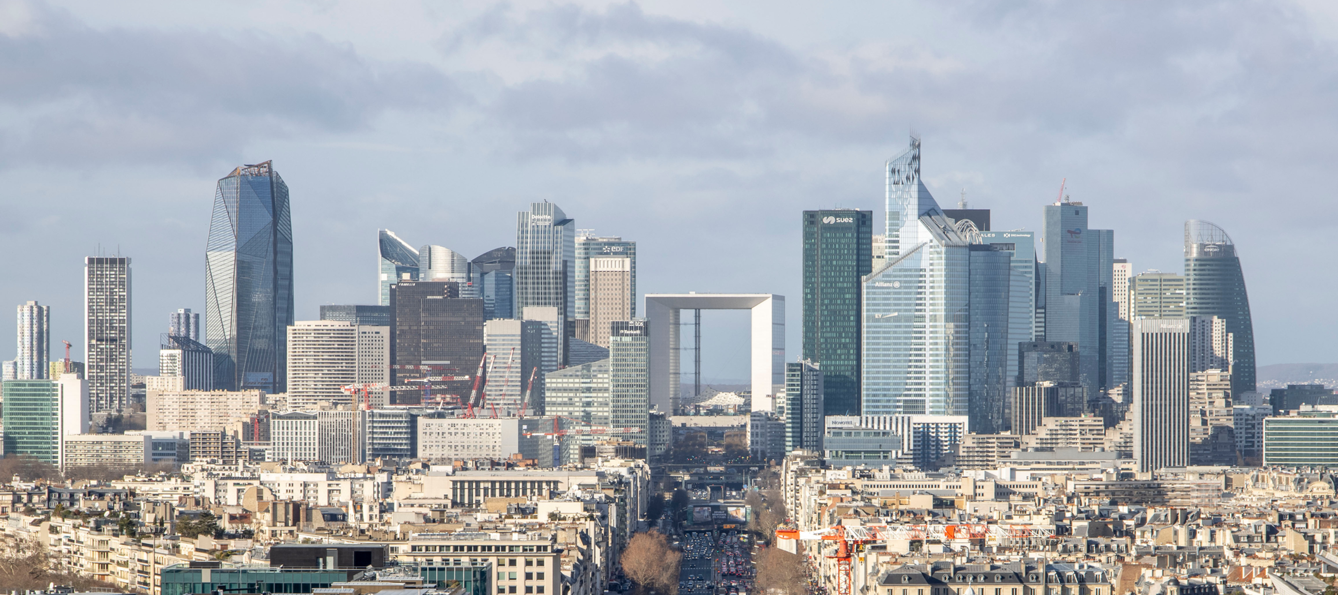Avec seulement 368 000 m² placés au T1 2026, le marché francilien atteint un point bas historique, entre chute des volumes et mutation des usages.