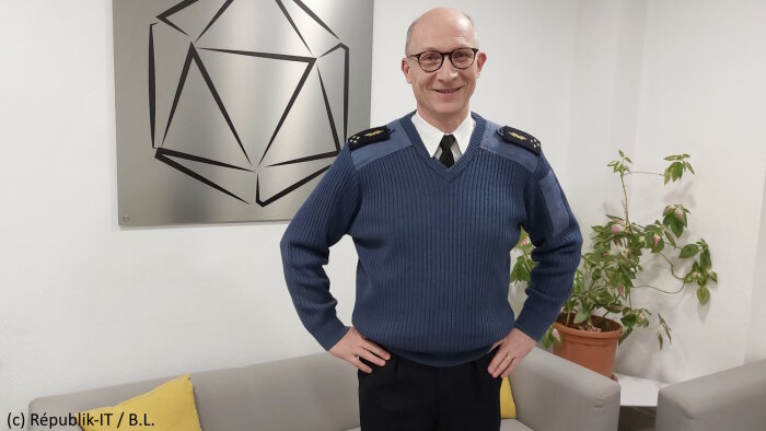 Le général de corps aérien Didier Tisseyre est directeur central de la Dirisi. - © Républik IT / B.L.
