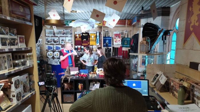 Jouéclub fait appel à des vendeurs et des experts d’une thématique sur ses lives. - © Jouéclub