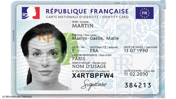 Sur un site en ligne, on ne peut pas présenter sa carte d’identité physique à un commerçant. - © Ministère de l’Intérieur