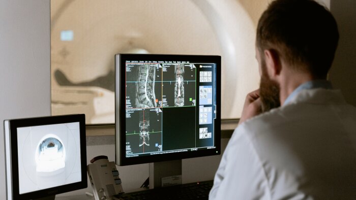 L’omniprésence des appareils connectés à l’hôpital accroît la vulnérabilité aux risques cyber. - © Mart Production