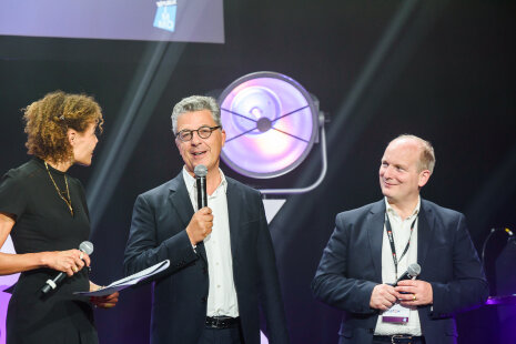 Isabelle Fayolle (animatrice), Frédéric Ciuntu (L&amp;#039;Oréal) et Jérôme Arnaud (Alstom) - ©&amp;#160;Carole Desheulles