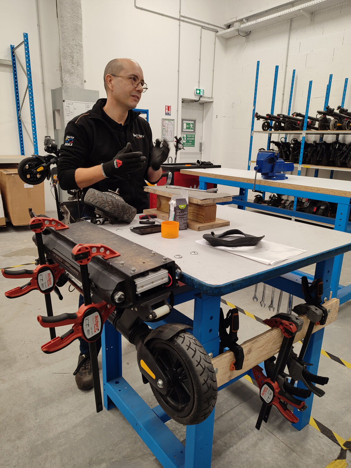 La réparation de produits d’électromobilité commence à Tours.  - © Républik Retail / CC