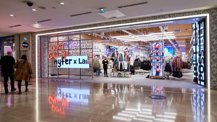 « DCM Jennyfer est un media qui a des magasins »