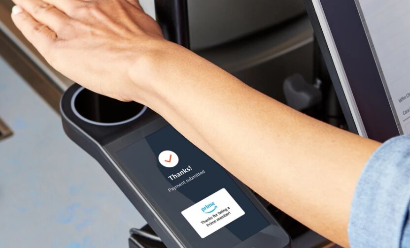 Le lecteur d’empreinte palmaire sera installé en caisse de plusieurs Whole Foods Market. - © Amazon