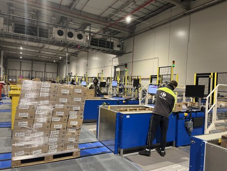 Entrepôt de Carrefour à Bourges, dont la parcelle liée à l'activité frais a été mécanisée par Fives - © D.R.