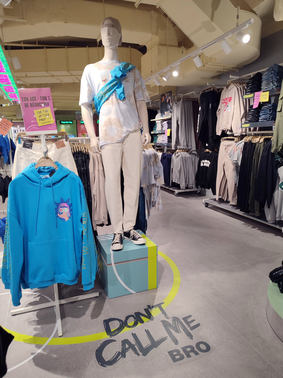 L’offre Don’t Call Me Bro est déployée dans 30 magasins en France pour le lancement. - © Républik Retail / C.Chenevoy