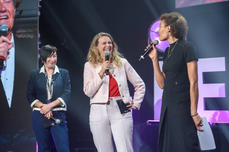 Béatrice Bellier-Ganiere (DIE), Stéphanie Zolesio (Casino Immobilier) et Isabelle Fayolle (animatrice) - ©&amp;#160;Carole Desheulles