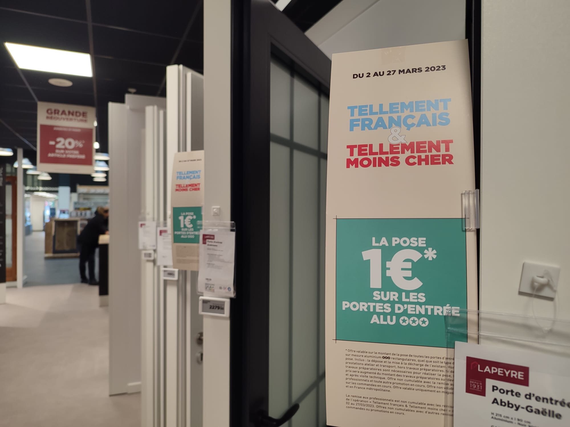Lapeyre communique désormais plus fortement sur le fait qu’il fabrique en France ses produits. - © Républik Retail / CC