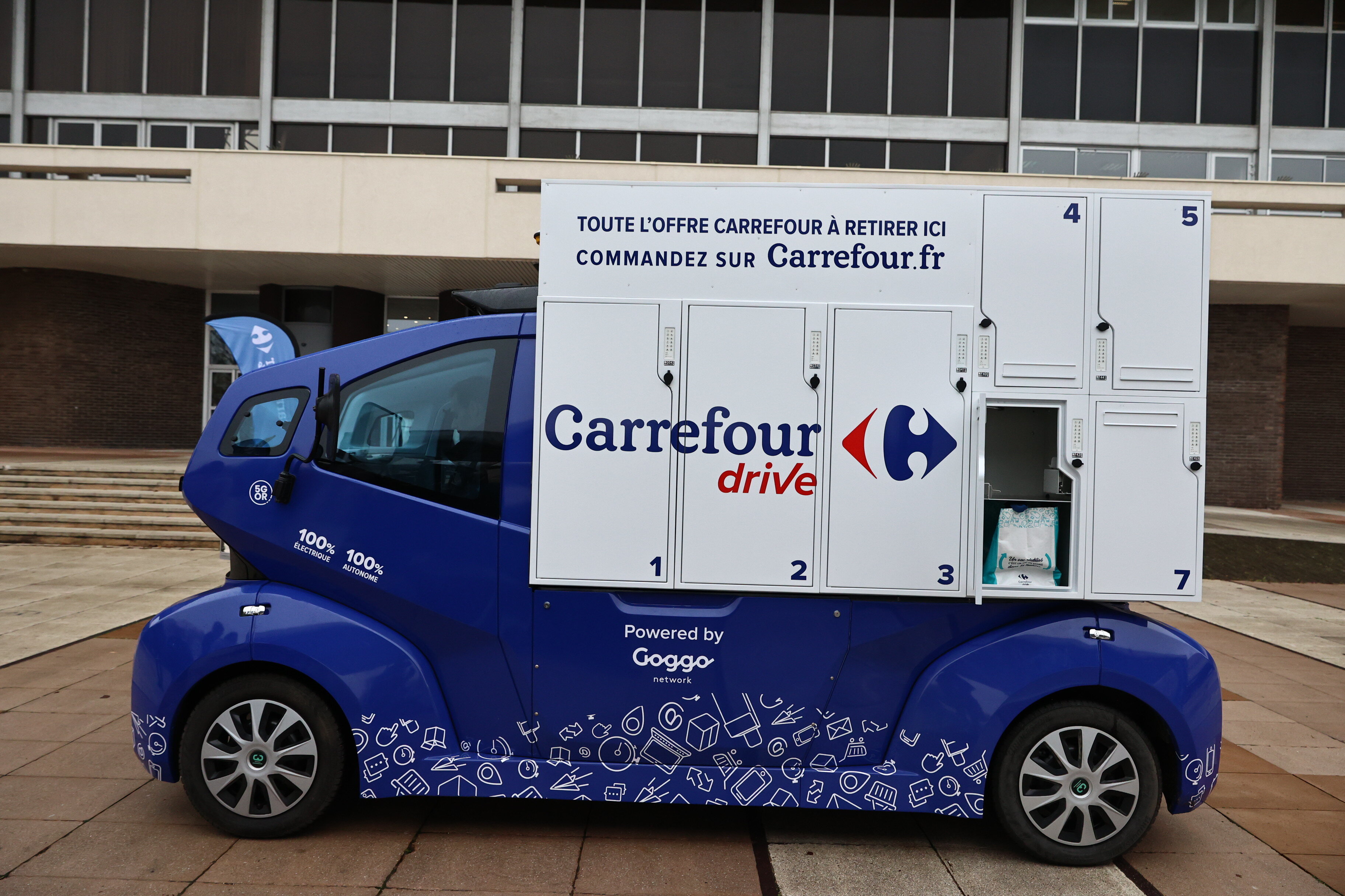 La navette, conçue par Milla, est opéré par Goggo Network pour le compte de Carrefour. - © D.R.