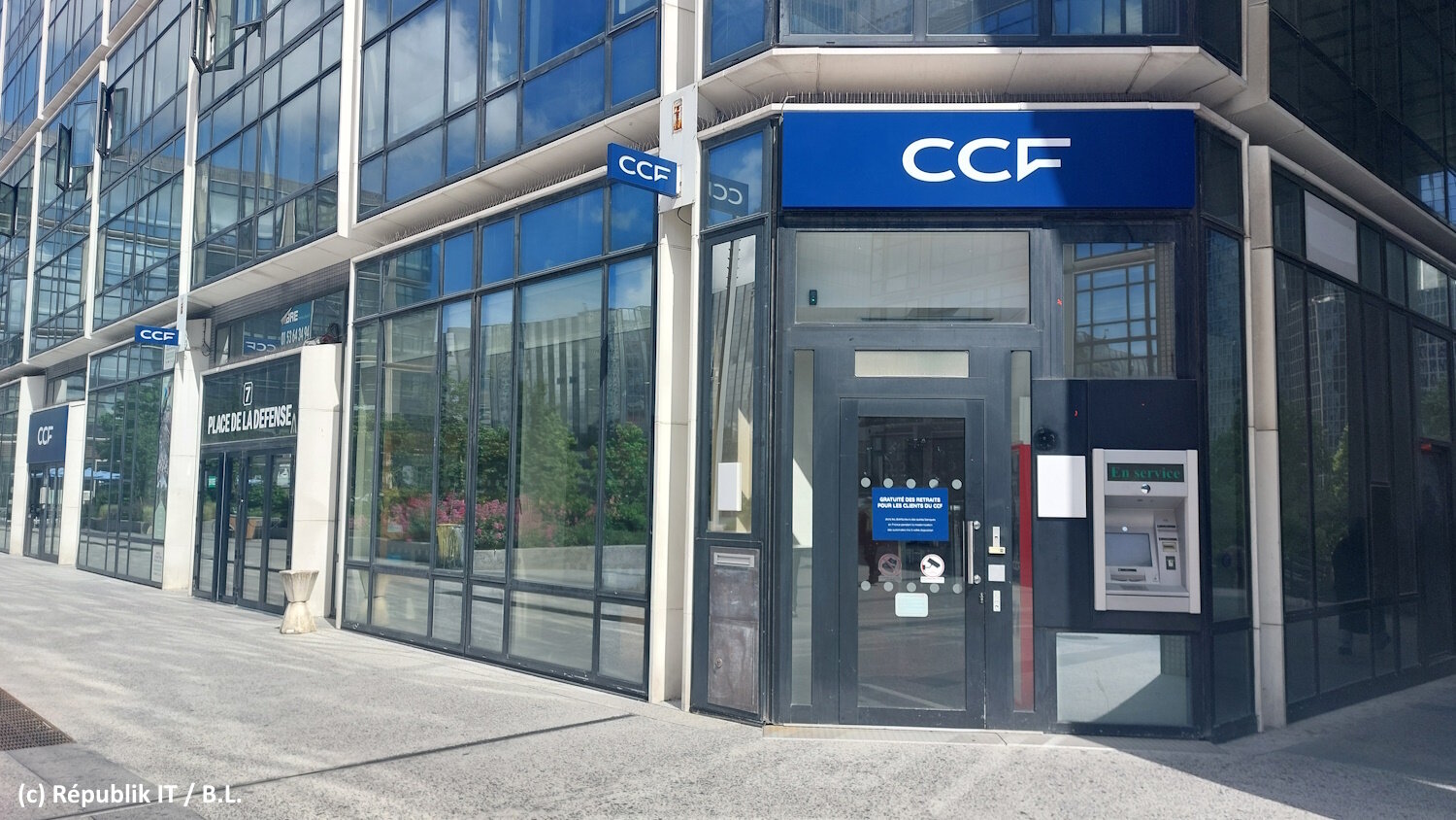 Une agence CCF sur l’esplanade de La Défense, près de Paris.  - © Républik IT / B.L.