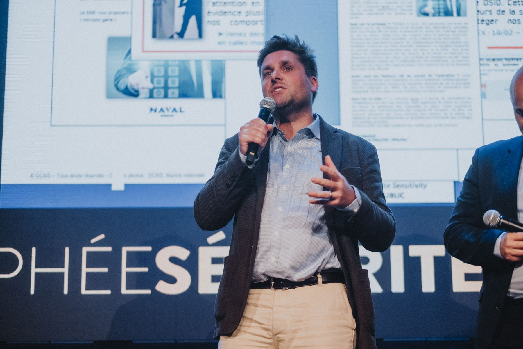 Remise trophée à Naval Group &amp; Crisotech