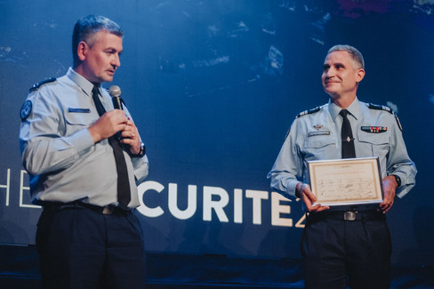 Remise trophée à Gendarmerie Nationale