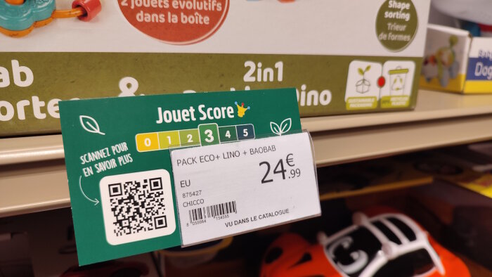 1600 produits de Noël affichent une note de 1 à 5 pour estimer l’écoresponsabilité des produits. - © Républik Retail / C.C