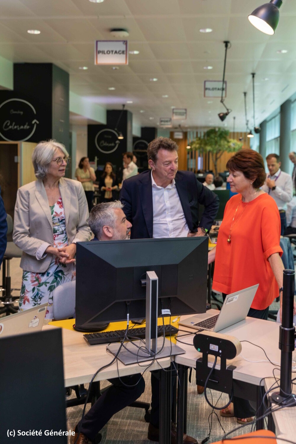 Marie-Christine Ducholet, directrice, et Bruno Delas, chief operating officer du Réseau SG France, s’assurant que tout se passe bien. - © Société Générale