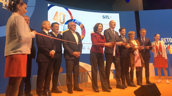 Au centre, Anne-Marie Idrac avec, à sa gauche, Roland Lescure et Clément Beaune. - © Républik