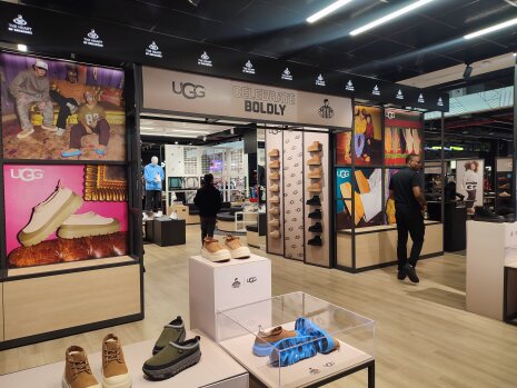 Foot Locker Times Square - ©&amp;#160;Républik Retail / C.Chenevoy