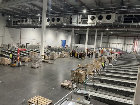 Entrepôt de Carrefour à Bourges, dont la parcelle liée à l&amp;#039;activité frais a été mécanisée par Fives - ©&amp;#160;D.R.