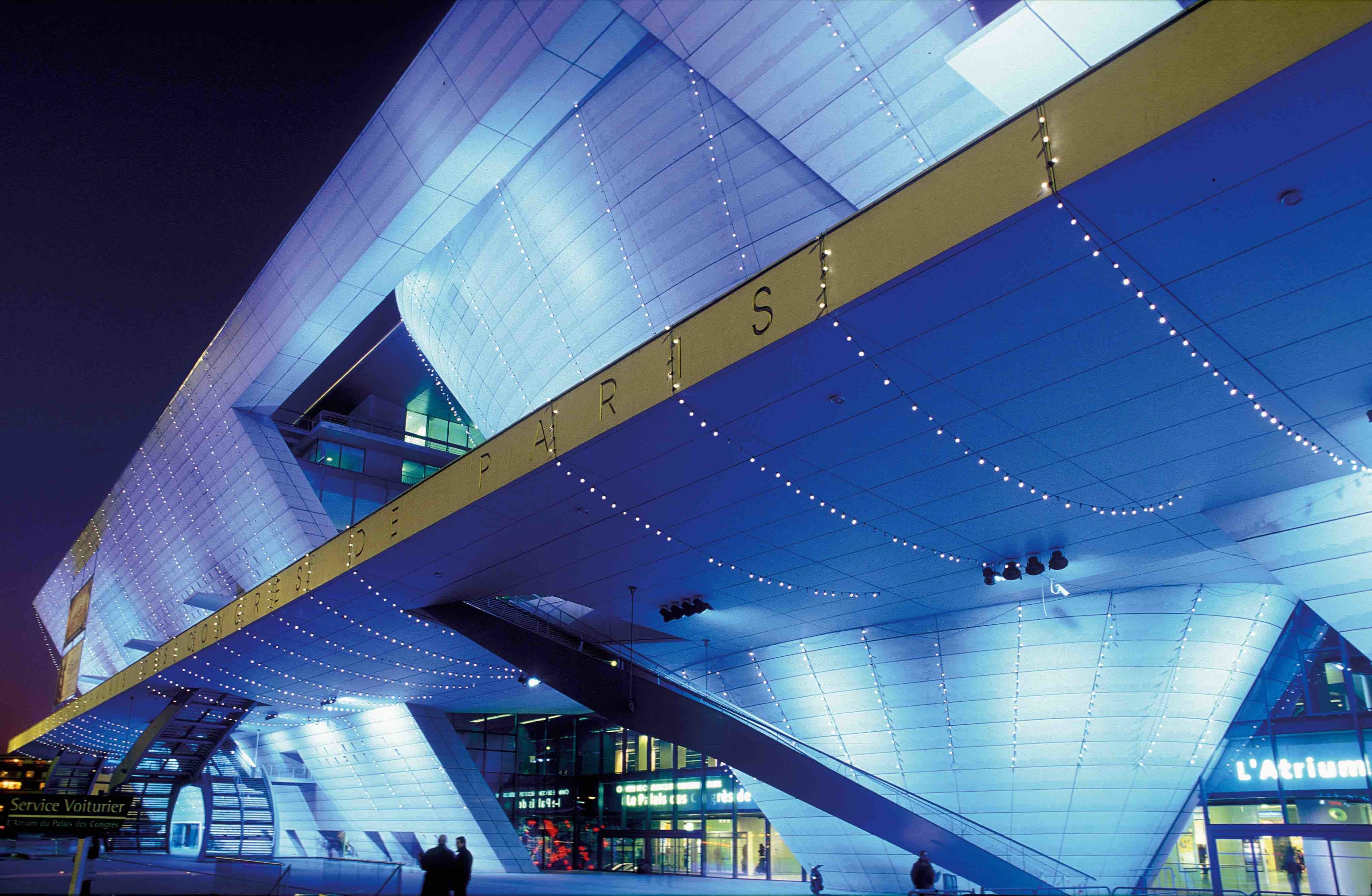 Le Palais des congrès de Paris, site d’accueil des grands congrès nationaux et internationaux - © Office du tourisme et des congrès de Paris