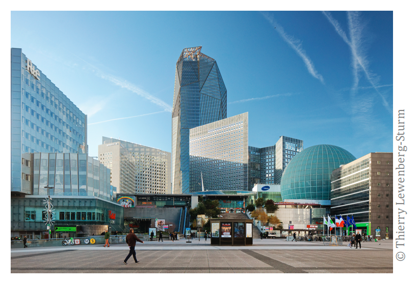 La tour HEKLA, conçue par Jean Nouvel, attire cinq nouveaux locataires et confirme son statut d’icône tertiaire à La Défense.