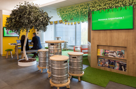 Les fûts de bière sont issus des codes du festival, marqueur fort pour la marque Heineken - ©&amp;#160;D.R.
