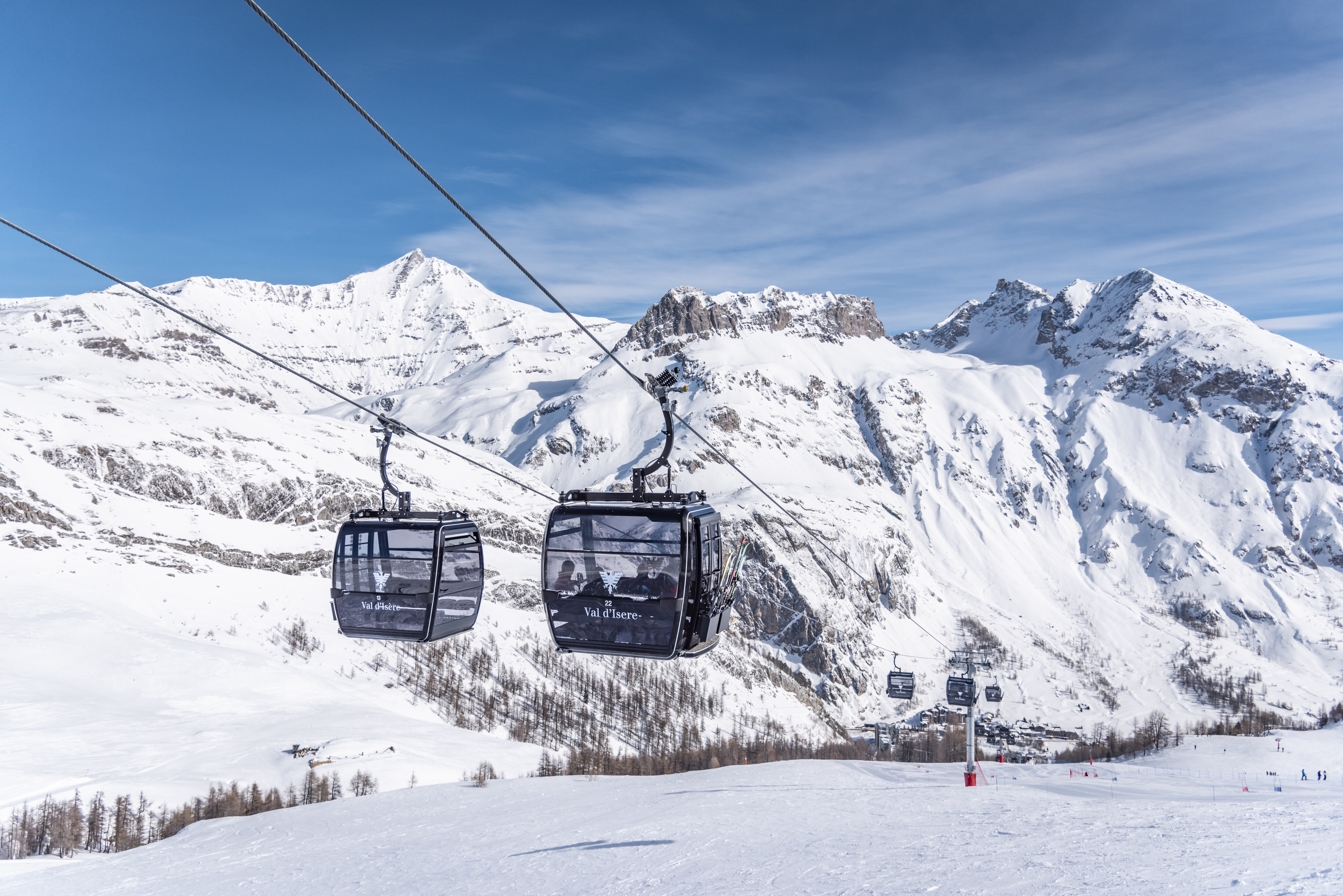 Télécabines installées par Poma à Val d’Isère - © Poma