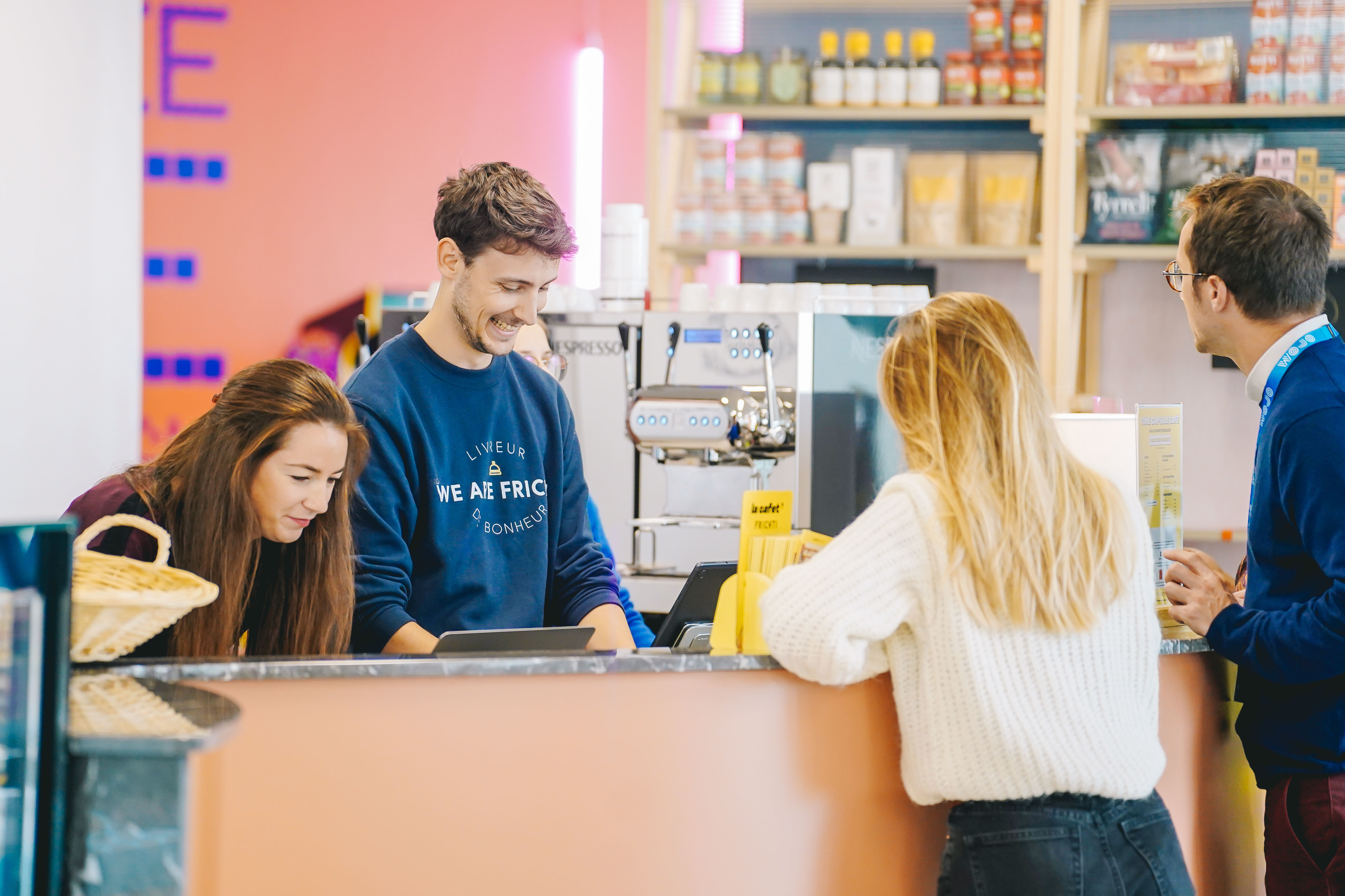 La Cafet’ Frichti met à disposition un barista de 8h30 à 19h - © duchili