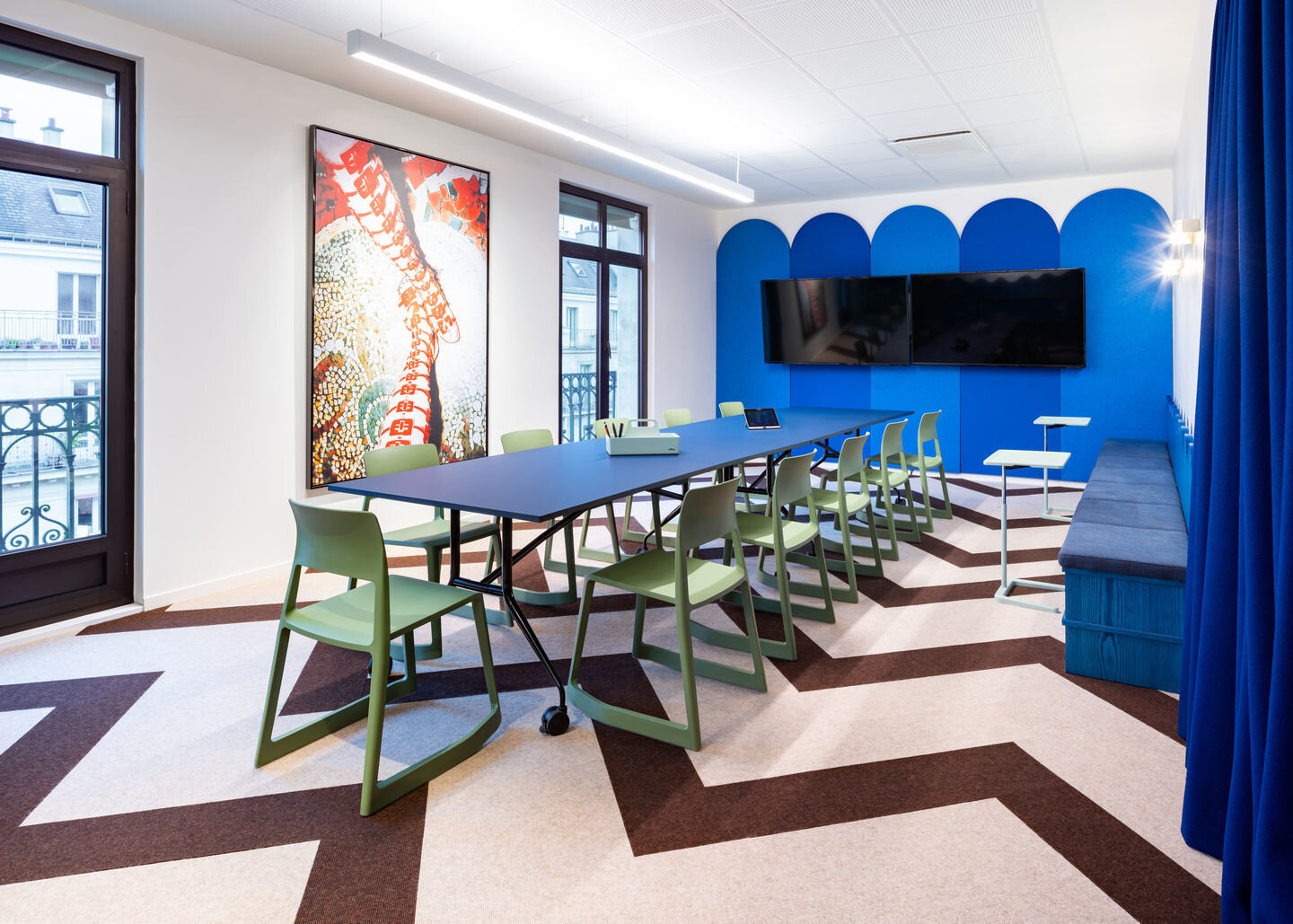 L’aménagement des nouveaux bureaux de Louboutin par Vitra. - © Vitra