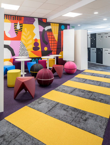 Le nouveau siège propose un écosystème d&amp;#039;espaces où les postures de travail formelles et informelles se mêlent - ©&amp;#160;D.R.
