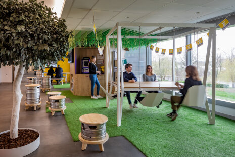 Le nouveau siège propose un écosystème d&amp;#039;espaces où les postures de travail formelles et informelles se mêlent - ©&amp;#160;D.R.