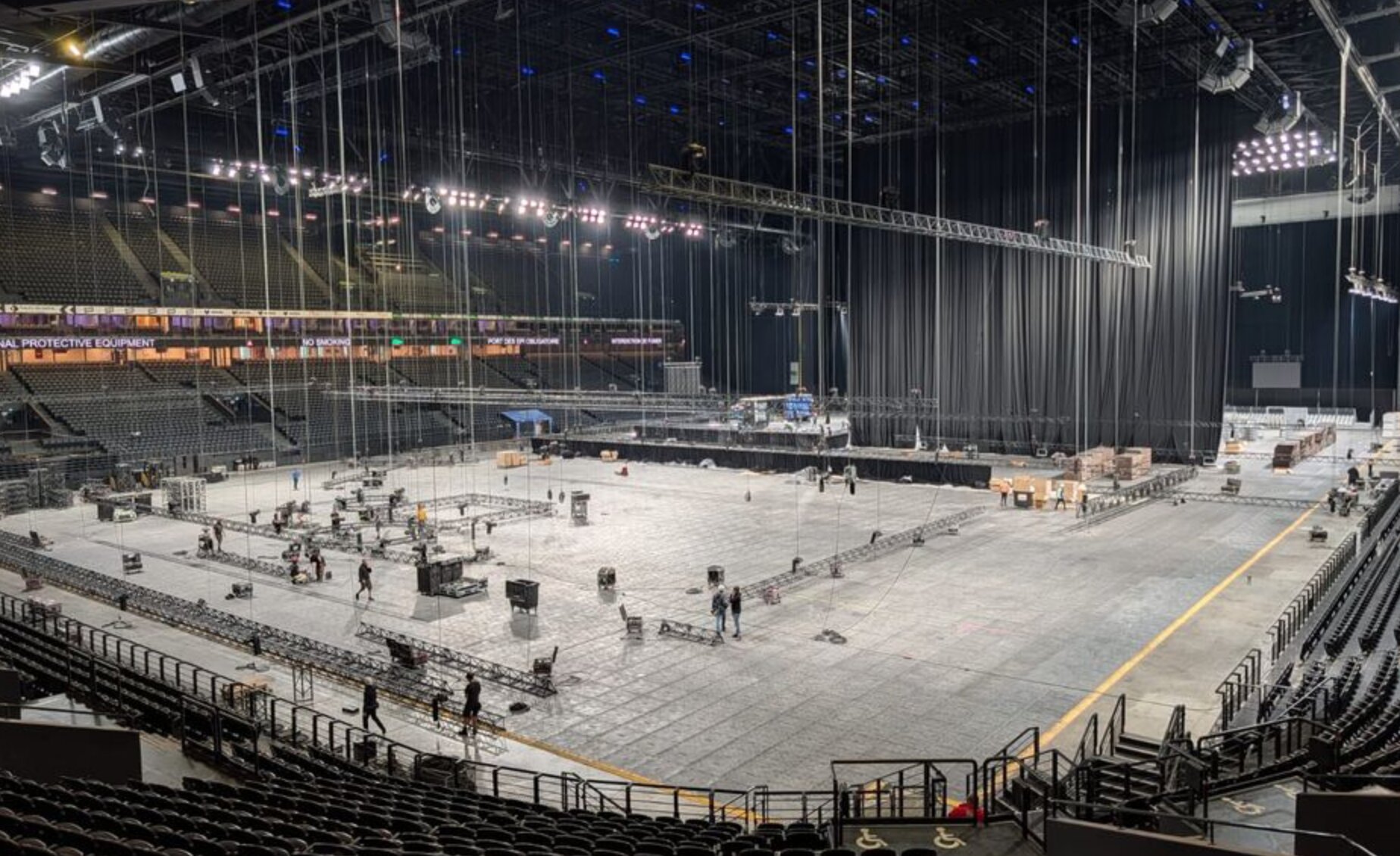 La mise en configuration « tennis » de Paris La Défense Arena s’étalera du 13 au 23 octobre. - © D.R.